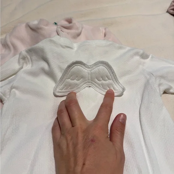 2 Marie-Chantal Angel Wing Sleepsuits sz 12mo - Picture 3 of 9